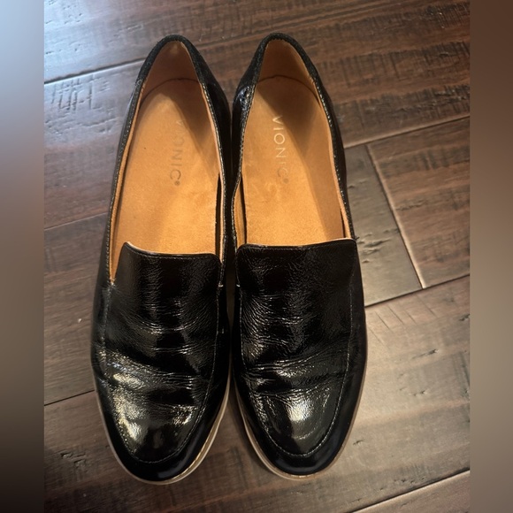 Vionic black patent leather classic preppy 90’s penny loafer size 8.5 - Picture 8 of 9